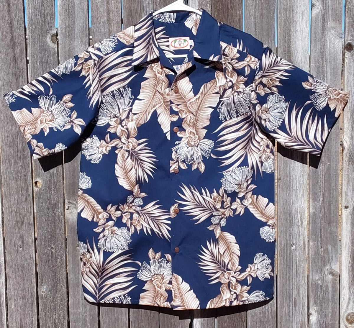 [Royal_aloha_shirt_size_M_to_3X_bronze_and_white_fronds_on_navy]Angel's Meadow Ranch 