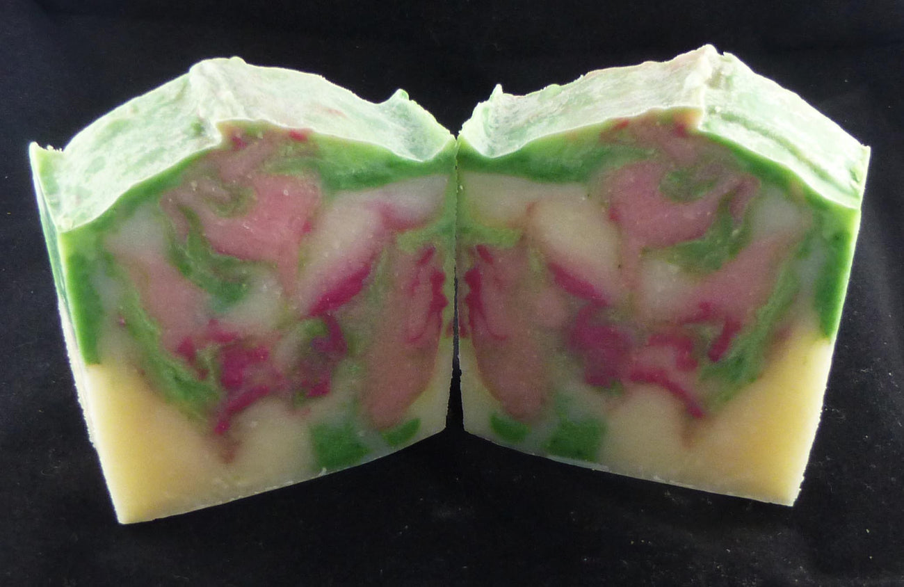 [Vivian's_rose_garden_soap_green_pink_cream_swirl]